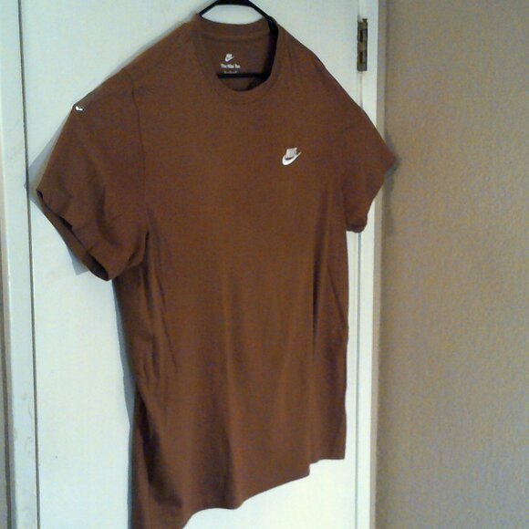 NIKE SPORTSWEAR "Club Embroidered Tee" MEN'S RUST T-SHIRT XL AR4997-281 - Picture 4 of 6